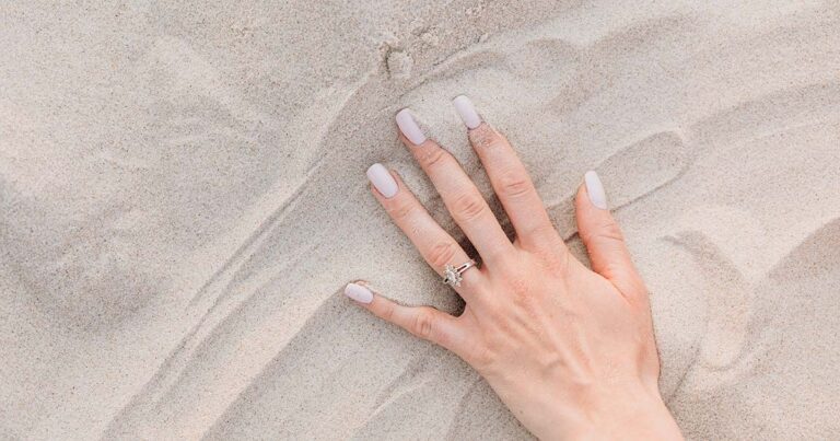 Comment faire sa propre colle pour les faux ongles à la maison